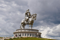 Mongólia - Dzsingisz kán lovasszobor