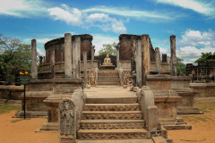 Sri Lanka, Gal Viharaya