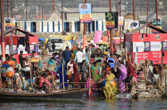 India, Varanasi, Gangesz